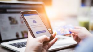 Online_shopping_payment_mobile_shutterstock